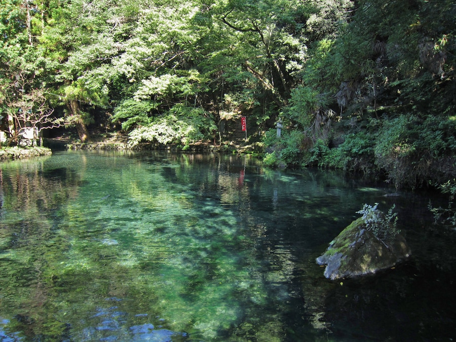 Izuruhara Benten Pond.