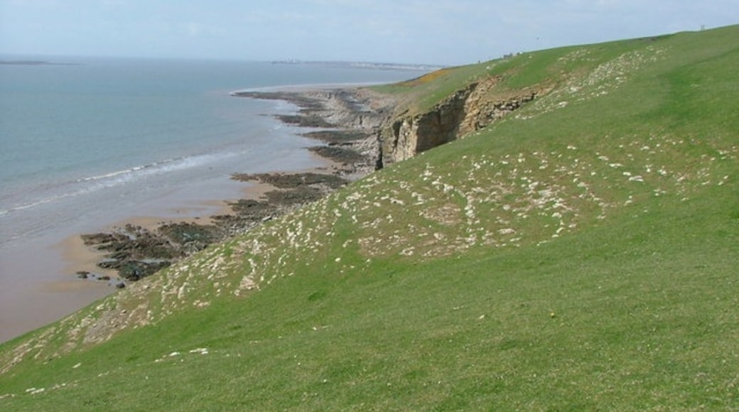 Photo "Southerndown" by Nigel Homer (CC BY-SA) / Cropped from original