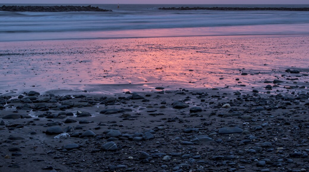 Foto "Traeth Ynyslas - Ynyslas Beach" di Steve Sea (CC BY) / Ritaglio dell’originale
