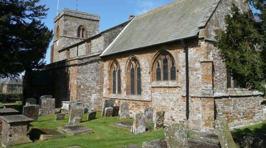 Photo "Aston le Walls" by Jonathan Billinger (CC BY-SA) / Cropped from original