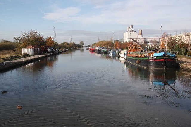 Foto „Keadby mit Althorpe“ von Richard Croft (CC BY-SA)/zugeschnittenes Original