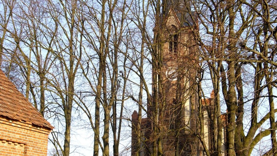 Photo "Trebatsch Kirche" by G.Elser (Creative Commons Attribution 3.0) / Cropped from original