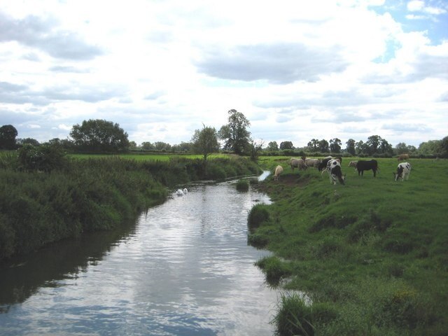 Foto “Bourton” tomada por David M Jones (CC BY-SA); recorte de la original