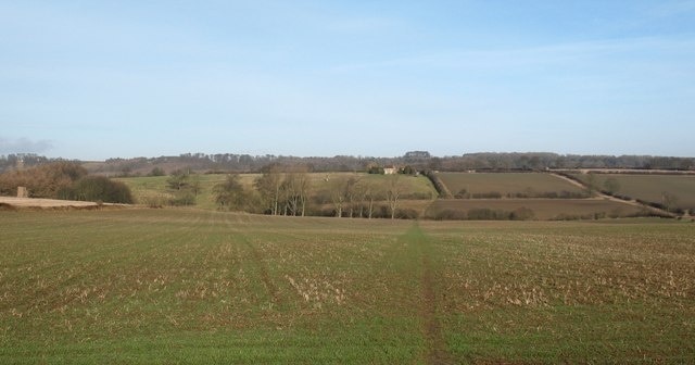 Photo "Huttons Ambo" by Gordon Hatton (CC BY-SA) / Cropped from original