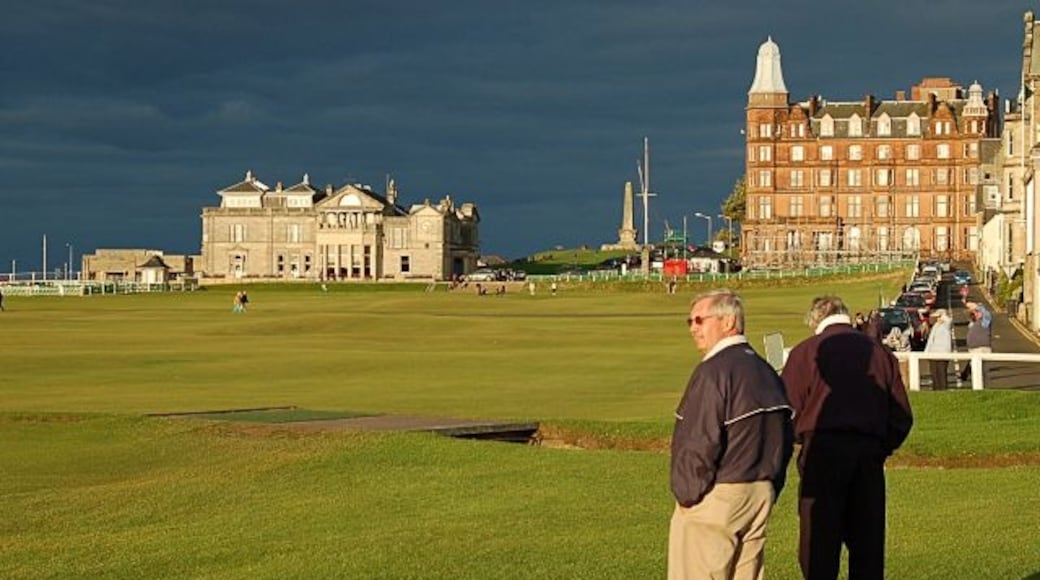 Foto "Antiguo campo de golf de St Andrews Links" por Jim Bain (CC BY-SA) / Recortada de la original