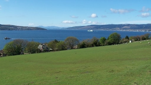 Foto „Cove“ von william craig (CC BY-SA)/zugeschnittenes Original