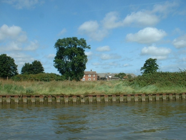 Dove House Farm. On the banks of the River Bure