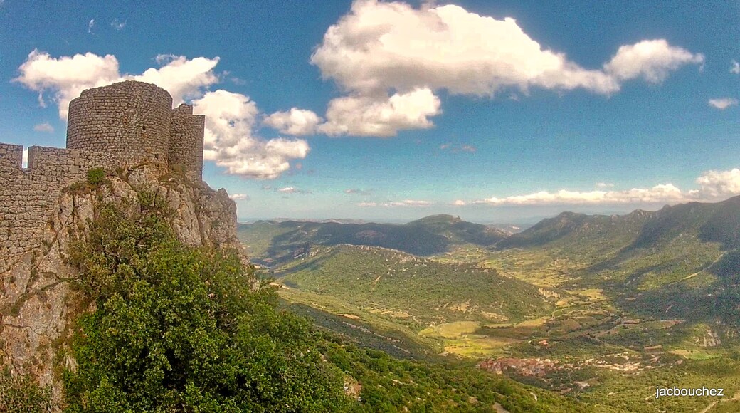 Photo "Chateau de Peyrepertuse" by Jacques bouchez (page does not exist) (CC BY-SA) / Cropped from original