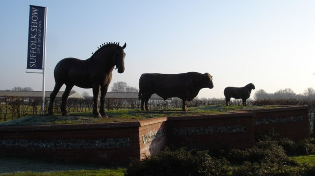 Photo "Purdis Farm" by Oxymoron (CC BY-SA) / Cropped from original