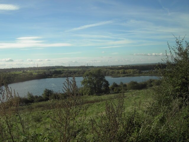 Photo "Fairburn" by Darren Haddock (CC BY-SA) / Cropped from original