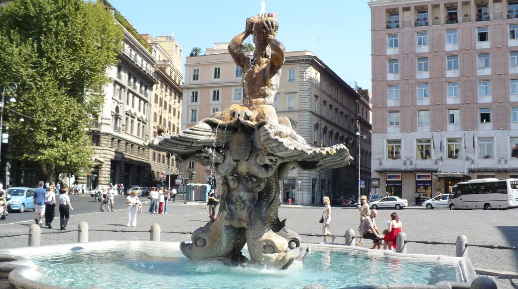 "Piazza Barberini"-foto av Colin W (CC BY-SA) / Urklipp från original