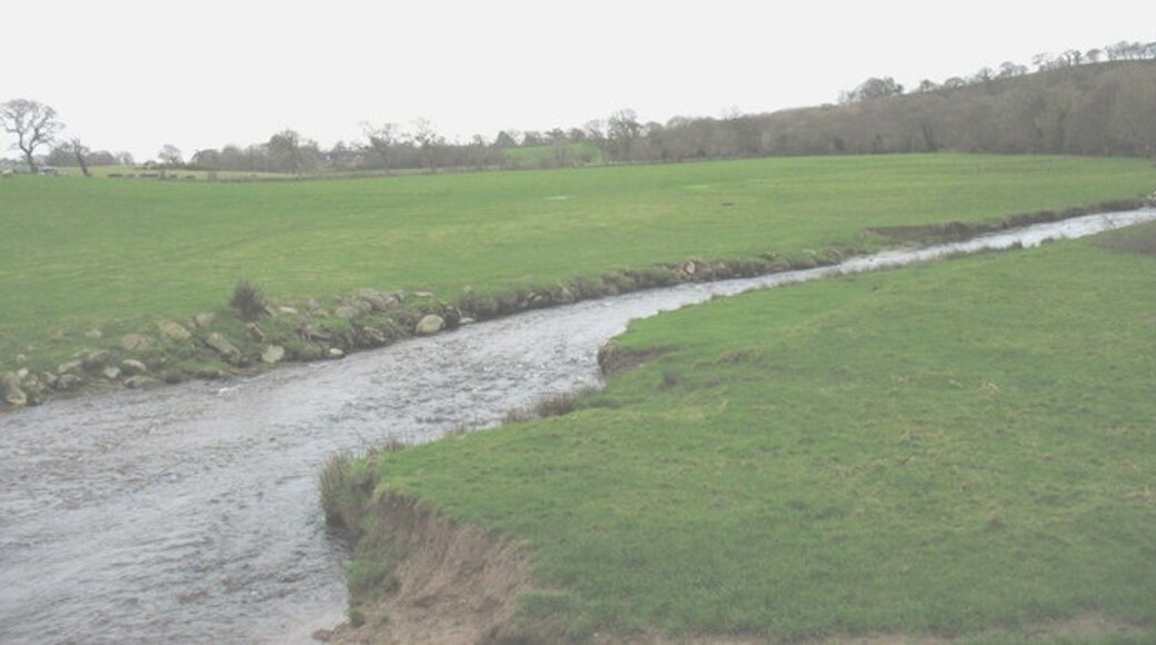 Photo "Efailnewydd" by Eric Jones (CC BY-SA) / Cropped from original