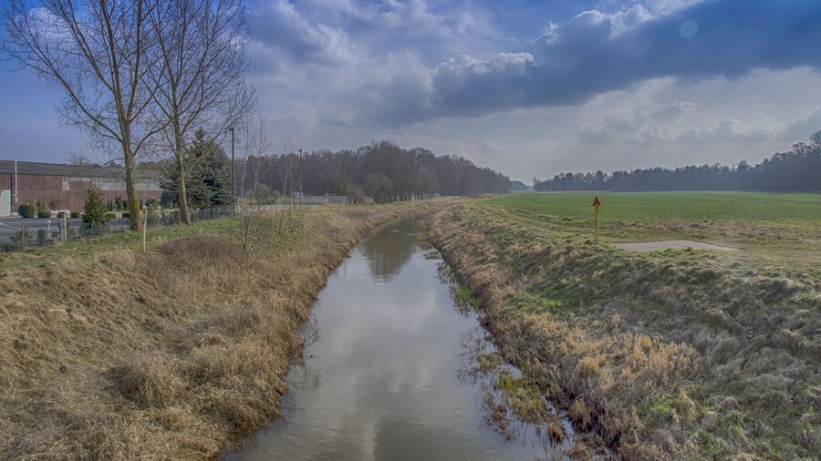 Photo "A part of Adelheidsdorf" by King Otto (Creative Commons Attribution-Share Alike 3.0) / Cropped from original