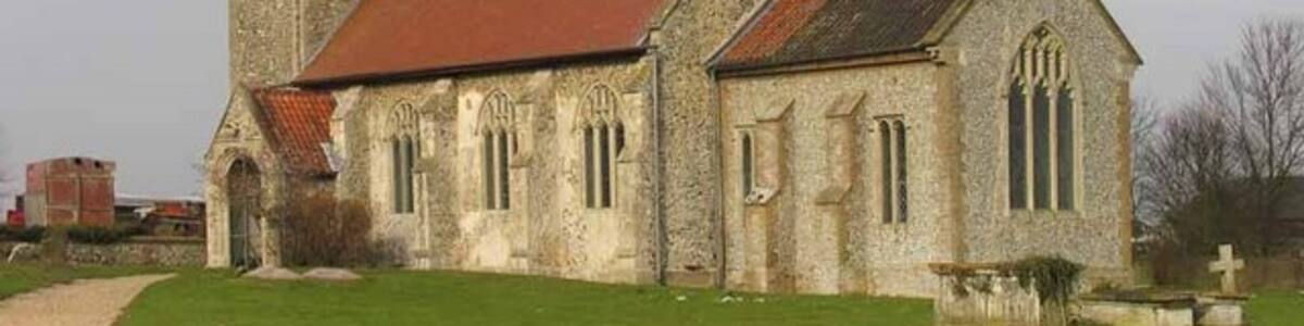 Photo "St Andrew's Church, Longham, Norfolk" by John Salmon (Creative Commons Attribution-Share Alike 2.0) / Cropped from original