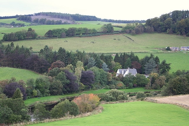 The House of Glennie amid varied autumnal shades.