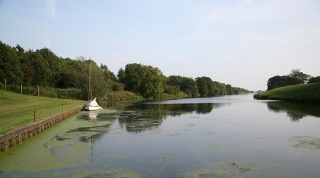 Kuva ”Holland Fen ja Brothertoft” käyttäjältä Richard Croft (CC BY-SA) / rajattu alkuperäisestä kuvasta