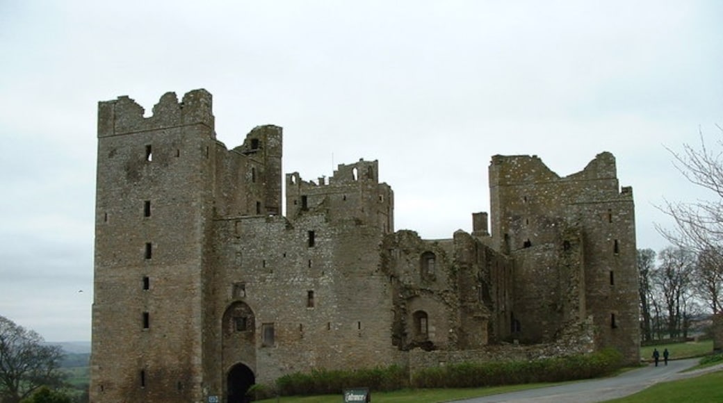 "Bolton Castle"-foto av Keith Evans (CC BY-SA) / Urklipp från original