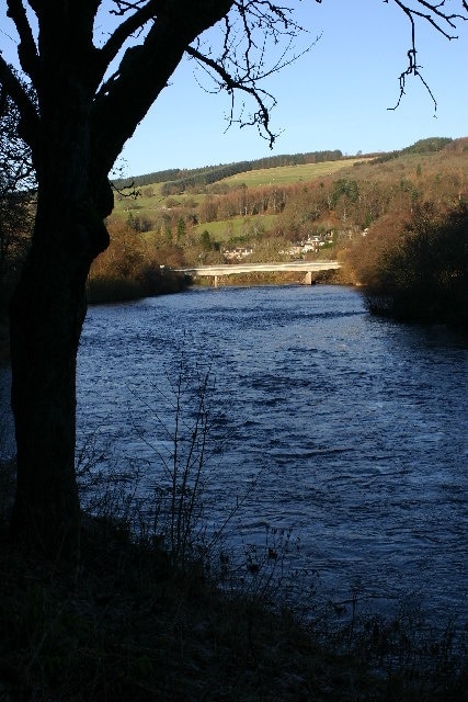 Bridge over the River Tay. Looking N from position