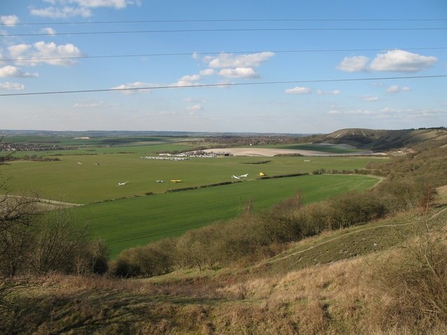 Photo "Eaton Bray" by Martin Addison (CC BY-SA) / Cropped from original