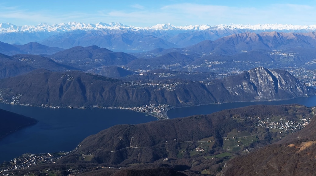 Foto “Alta Valle Intelvi” tomada por Meripizzi (page does not exist) (CC BY-SA); recorte de la original