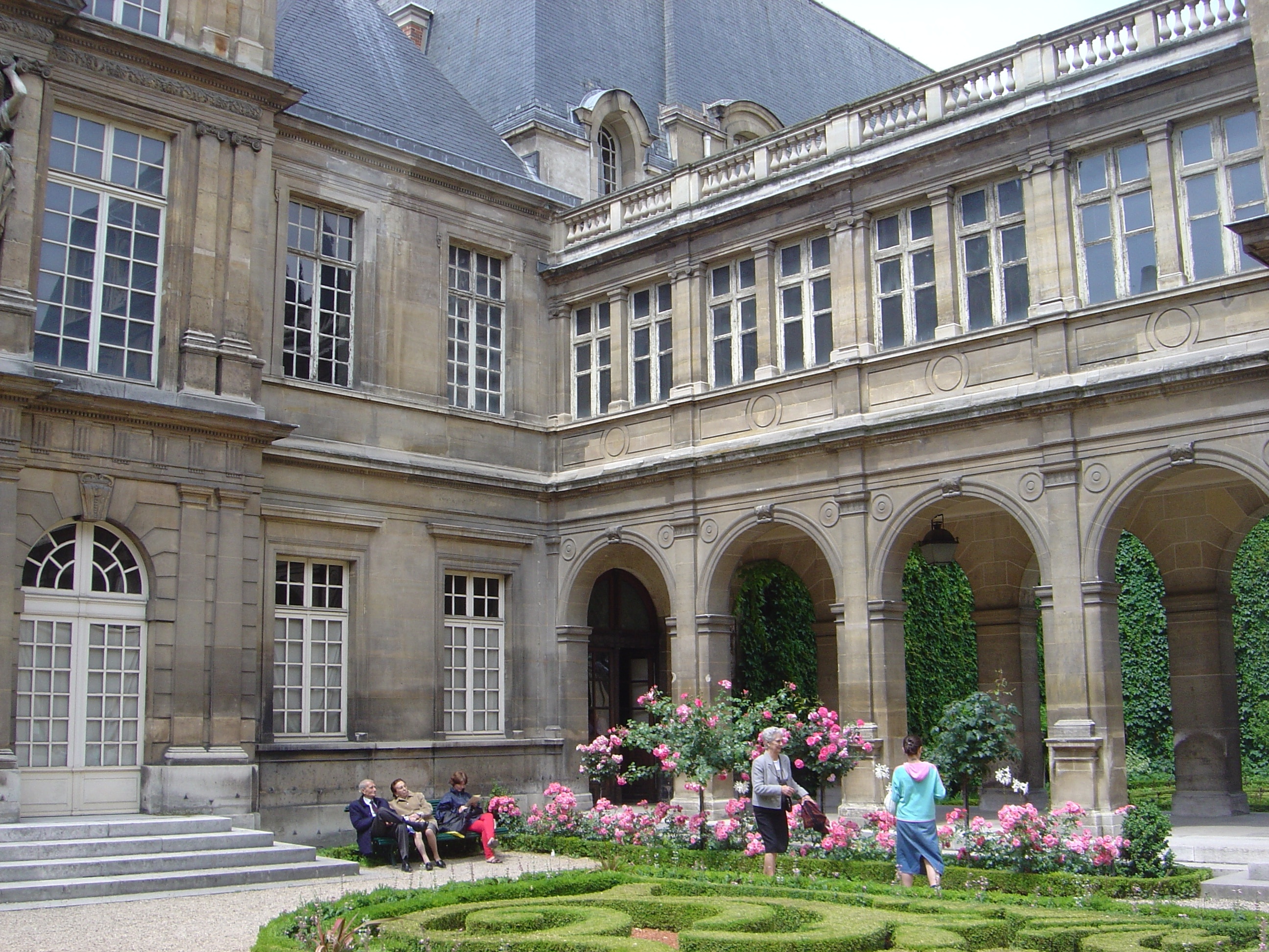 This building is indexed in the Base Mérimée, a database of architectural heritage maintained by the French Ministry of Culture, under the reference PA00086125 .