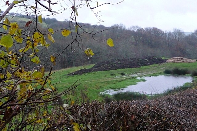 Photo "Bettws-y-Crwyn" by Graham Horn (CC BY-SA) / Cropped from original