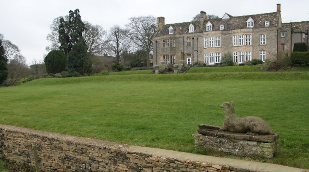 Billede "Donnington" af Philip Halling (CC BY-SA) / beskåret fra det originale billede