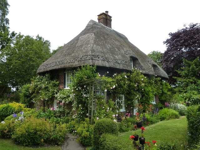 Thatched cottage, The Street, Womenswold