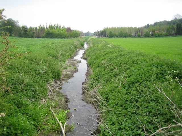 River Ver near Flamstead. Viewed looking downstream from the River Hill road bridge.