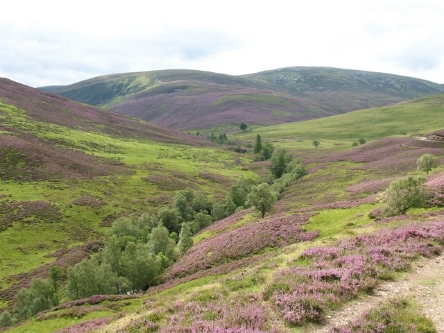 Photo "Inverey" by Gordon Hatton (CC BY-SA) / Cropped from original