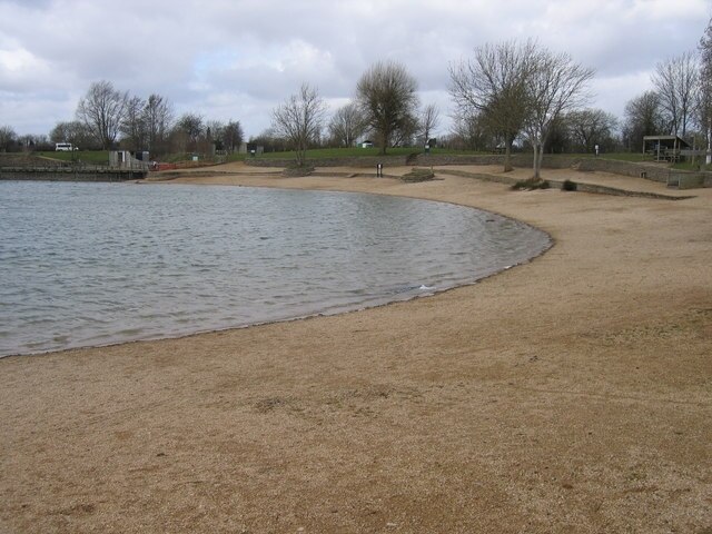 are dogs allowed at cotswold country park and beach