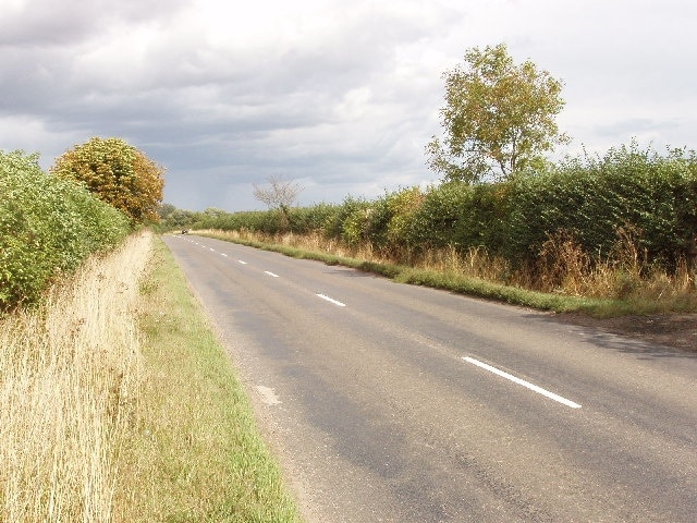 Photo "Haddenham" by David Hawgood (CC BY-SA) / Cropped from original