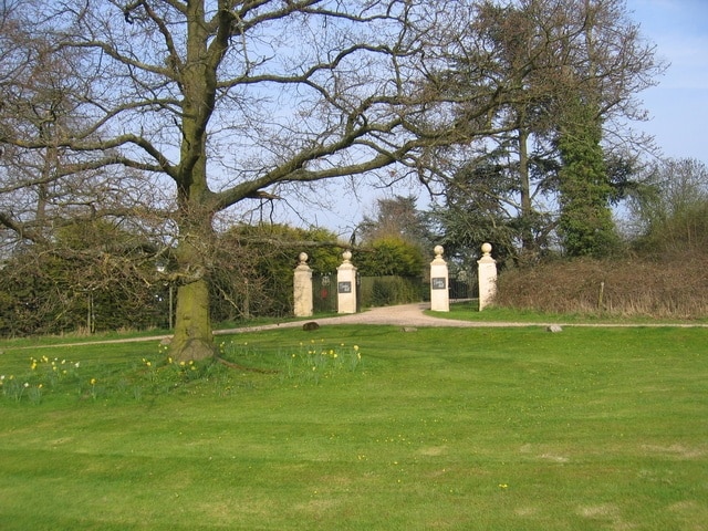 "Beoley"-foto av David Stowell (CC BY-SA) / Urklipp från original