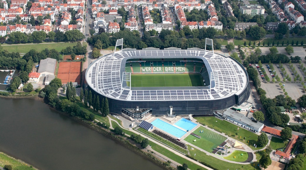 Bildet «Weser stadion» tatt av Bin im Garten (CC BY) / originalbilde beskjært