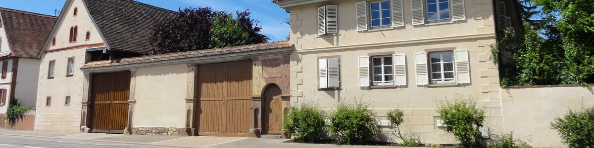 Photo "This building is indexed in the Base Mérimée, a database of architectural heritage maintained by the French Ministry of Culture, under the reference IA67007131 ." by Ralph Hammann (Creative Commons Attribution-Share Alike 4.0) / Cropped from original