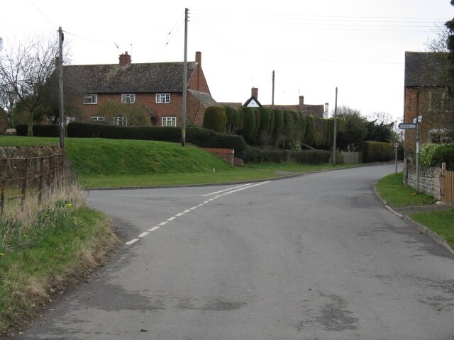 Foto “Broughton Hackett” tomada por Whatlep (CC BY-SA); recorte de la original