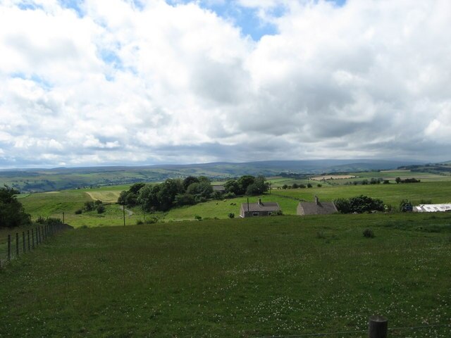 Photo "Tow Law" by Ian Porter (CC BY-SA) / Cropped from original