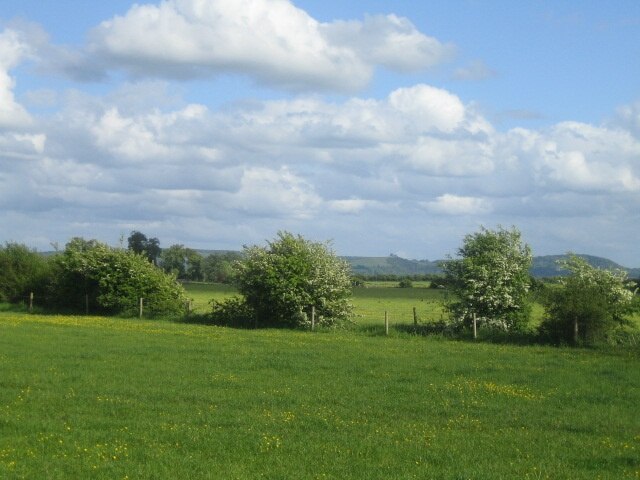 Photo "Dinton-with-Ford and Upton" by Andy Gryce (CC BY-SA) / Cropped from original