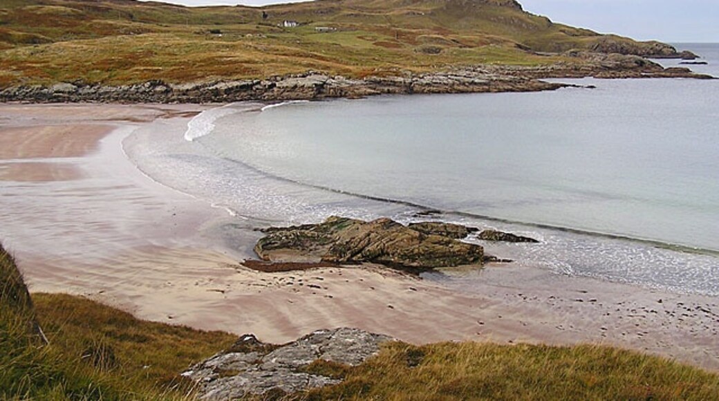 Photo "Clashnessie Beach" by Stuart Wilding (CC BY-SA) / Cropped from original