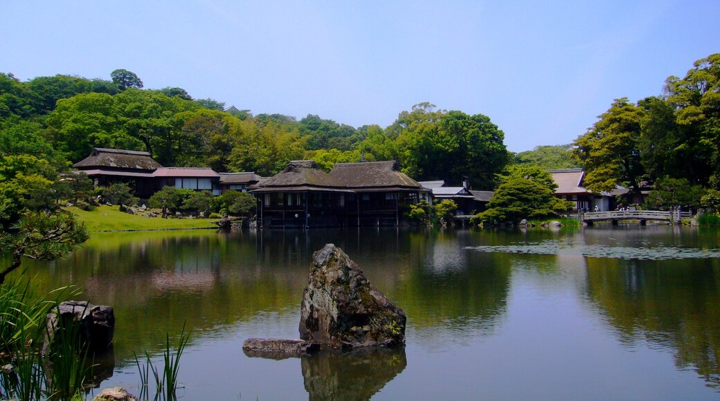 Photo "Sugatani Onsen" by ttshr1970 (CC BY) / Cropped from original