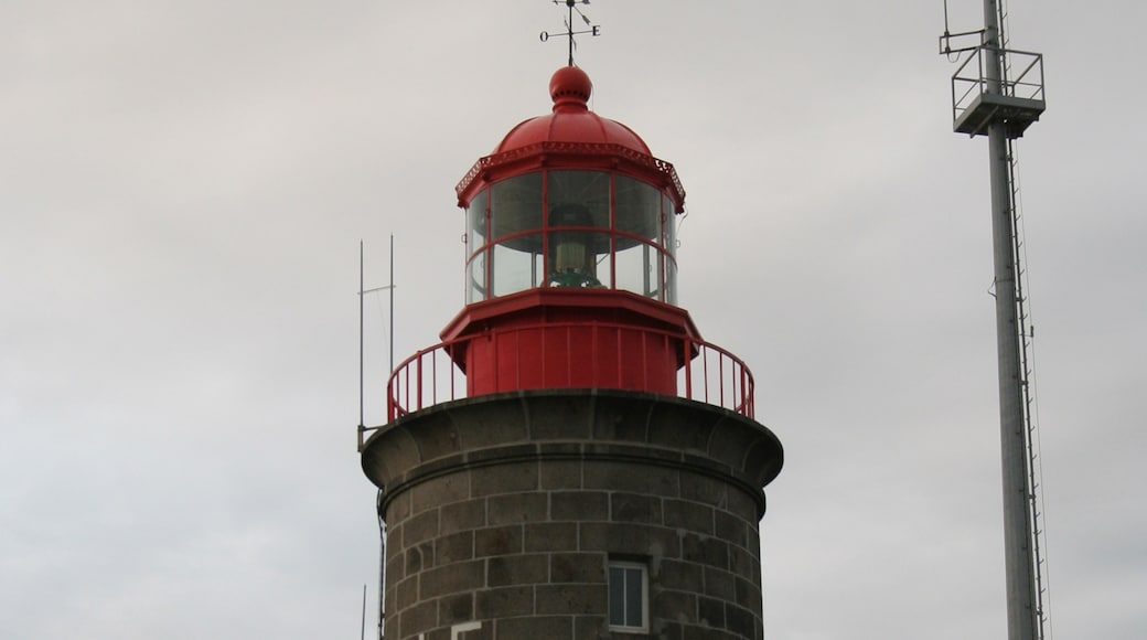Photo "Granville Lighthouse" by Pymouss (CC BY-SA) / Cropped from original