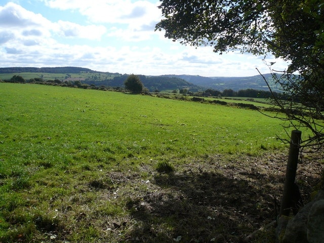 Bent Lane - Footpath On the distant skyline is Riber Castle.