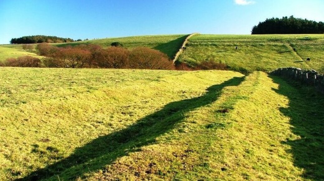 Foto "Lockton" por Mick Garratt (CC BY-SA) / Recortada de la original