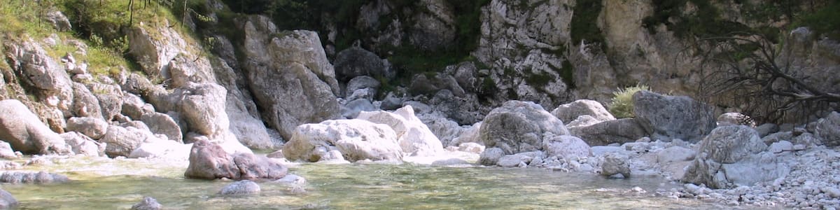 Photo "Torrente Glagno the river between Moggessa di Lá and Stavoli, two nearly abandoned villages near Moggio Udinese / Friuli-Venezia Giulia / Italy / EU." by Joadl (Creative Commons Attribution-Share Alike 3.0) / Cropped from original