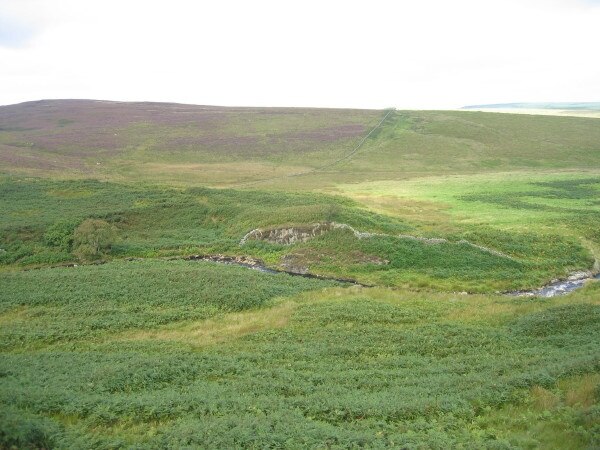 "Midgeholme"-foto av Les Hull (CC BY-SA) / Urklipp från original