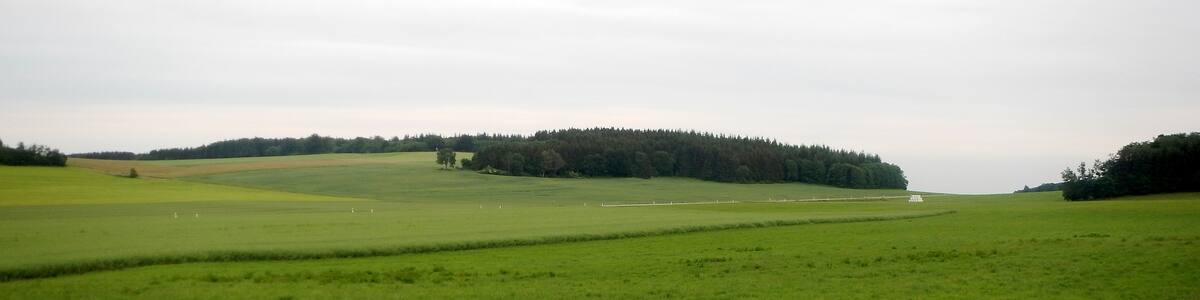 Photo "In dern Nähe von Drackenstein" by qwesy qwesy (Creative Commons Attribution 3.0) / Cropped from original