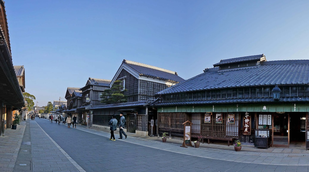 Photo "Okage Yokocho" by z tanuki (CC BY) / Cropped from original