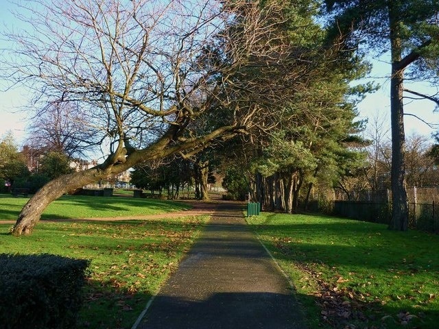 Path Through West End Park