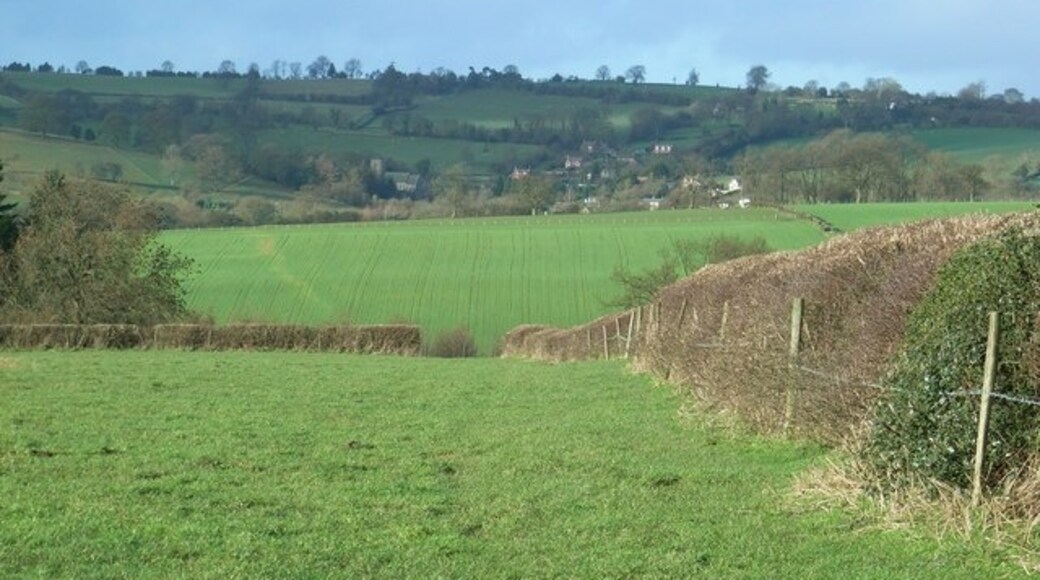 Photo "Stoke St. Milborough" by David Luther Thomas (CC BY-SA) / Cropped from original