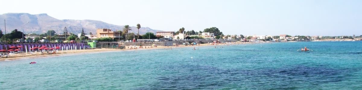 Photo "Avola Syracuse Sicilia Italy gnuckx CC0 HQ" by gnuckx (Creative Commons Attribution 3.0) / Cropped from original
